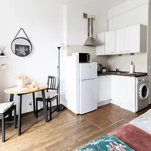 Piotrapartments - Big Life In , Varsavia Polonia